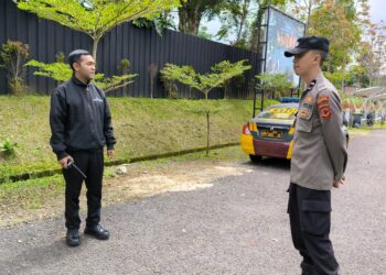 Anggota Polsek Sukaraja melakukan kegiatan sambang dialogis