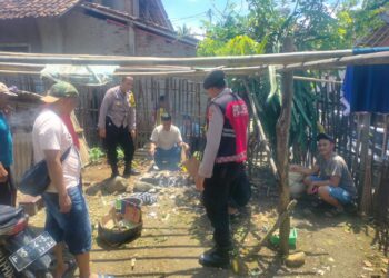 Ajak Warga berperan aktif jaga kamtibmas Bhabinkamtibmas laksanakan Sambang Warga