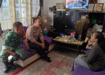 Datangi Warga Langsung, Babinkamtibmas Berikan Himbauan Gukamtibmas