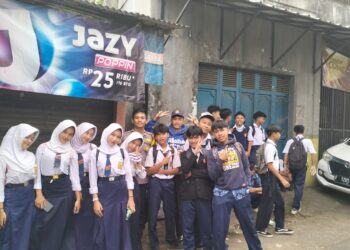 Antisipasi Tawuran Pelajar, Bhabinkamtibmas Polsek Kebonpedes Patroli Intensif Saat Bubaran Sekolah