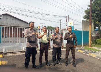 Sambangi Perusahaan PT. SCM Unit Samapta Polsek Lembursitu  Patroli Dialogis Dengan Petugas Satpam, Sampaikan Himbauan Kamtimbas