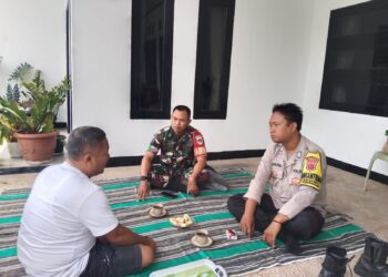 Jaga Kondusifitas Bhabinkamtibmas Sambangi Warga Untuk Tingkatkan Harkamtibmas
