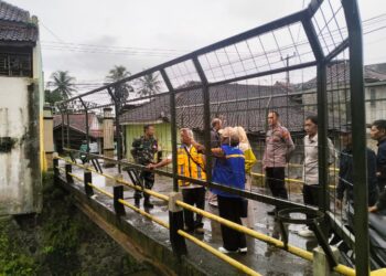 Bhabinkamtibmas Polsek Baros hadir dalam Rapat Koordinasi Pelaksanaan Normalisasi Sungai Cisuda dalam membangun Harkamtibmas
