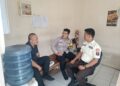Cegah Aksi Kejahatan, Anggota Bhabinkamtibmas Polsek Warudoyong Berikan Himbauan Kamtibmas Kepada Security