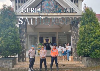 Kapolsek Cikole Pimpin Pengamanan di Gereja Santo Joseph