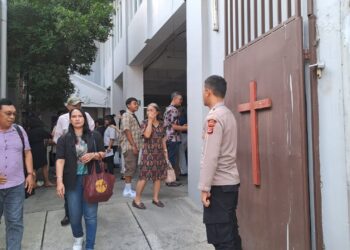 Polsek Citamiang Laksanakan Pengamanan Ibadah Paskah Umat Kristiani di Gereja Bethel Tabernakel Darah Yesus