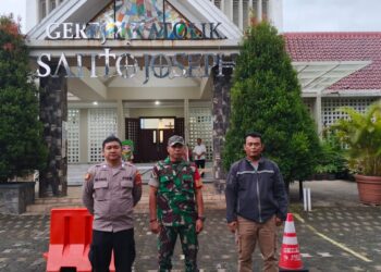 Polsek Cikole Laksanakan Giat Patroli Ke Gereja Santo Joseph