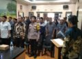 Bhabinkamtibmas Polsek Kebonpedes Hadiri Musyawarah Desa Jambe Nenggang Dalam Rangka Pembentukan Koperasi Desa Merah Putih
