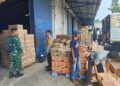Cegah Peredaran Barang Kadaluarsa, Bhabinkamtibmas dan Babinsa Sambangi Gudang Distributor di Pasirhalang