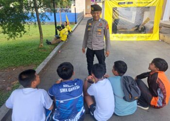 Patroli Polsek Cikole laksanakan Giat Dialogis