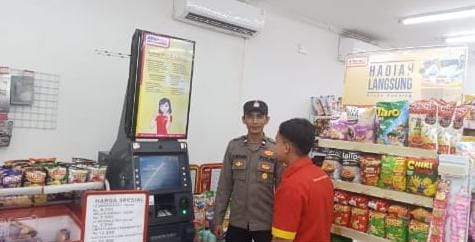 Polsek Cireunghas Laksanakan Patroli ke Mini Market Sampaikan Himbauan Kamtibmas