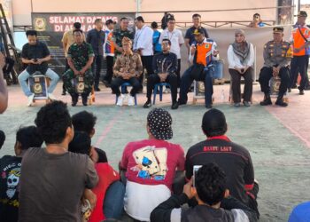 Ngariung bareng Kapolsek. Efektifkan Audiensi Sopir Angkot 03 Kapolsek Baros sampaikan pesan Kamtibmas