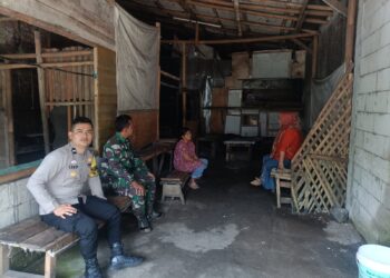 Dekati warga Bhabinkamtibmas Sambangi Warga dan Berikan Imbauan Kamtibmas