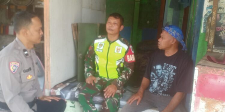 Sinergitas TNI-Polri, Bhabinkamtibmas dan Babinsa Polsek Lembursitu Sambangi Tokoh Masyarakat di Cikundul