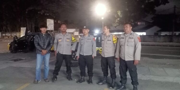 Antisipasi Gukamtibmas, anggota patroli  Polsek Warudoyong Polres Sukabumi Kota Gencar Laksanakan Patroli Malam Hari.