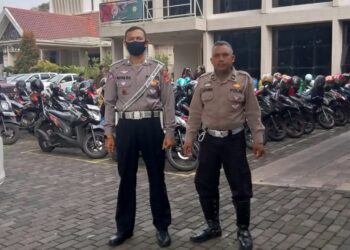 Polsek Cikole Laksanakan Giat Pengamanan Gereja
