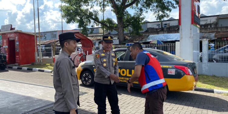Guna menciptakan keamanan dan kondusif, Kapolsek Citamiang Patroli Dialogis dan Sambangi Warga