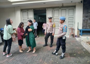 Personil Polsek Sukalarang Laksanakan PAM Ibadah Kebaktian di Gereja, Kristen Indonesia (GKI) Penginjil Kota Sukabumi