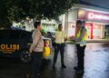 Polsek Cikole Laksanakan Patroli Dialogis Pada Malam Hari