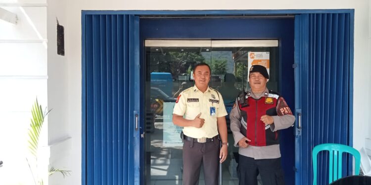Anggota Patroli Sambangi Obyek Vital Perbankan Himbau Security Cegah Terjadinya Gangguan Kamtibmas