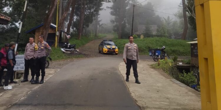 Bhabinkamtibmas Desa Sukajaya Jaga Kondusifitas Wilayah Binaan dengan Giat Sambang