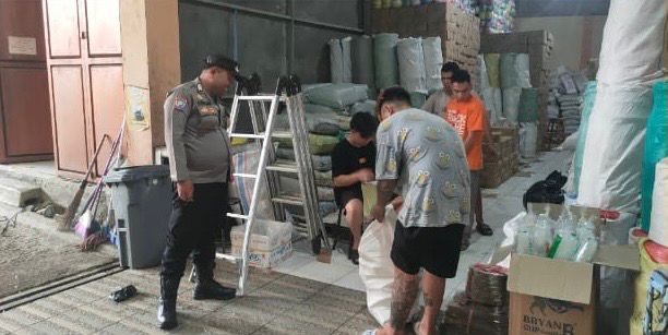Kehadiran Bhabinkamtibmas Polsek Cibeureum Ditengah Masyarakat, Memberikan Rasa Aman dan Nyaman