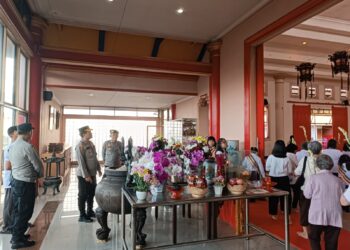 Amankan Ibadah Tri Suci Waisak, Polres Sukabumi Kota Siagakan Puluhan Personel di Vihara