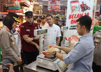 Sidak ke Pasar, Kapolres Sukabumi Kota Cek Pasokan dan Kualitas Bapokting