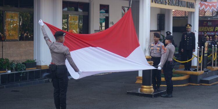 Peringati HUT RI ke-80, Kapolres Sukabumi Kota Ajak Personel Layani Masyarakat dengan Hati