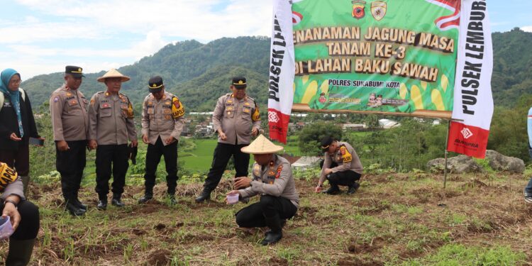 Dukung Ketahanan Pangan Nasional, Polres Sukabumi Kota Kembali Tanam Jagung