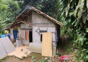 Bangun Rumah Warga, Polisi di Sukabumi Rela Jual Motor Pribadi