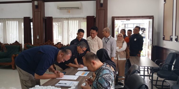 Gandeng BNNK, Ratusan Pegawai Pemkot Sukabumi Jalani Tes Urine