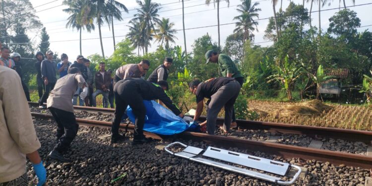 Polisi Tangani Kasus Pria Tewas Diduga Tertabrak Kereta Api di Cisaat Sukabumi