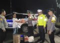 Polres Sukabumi Kota Salurkan Bantuan Sembako untuk Korban Banjir Cireunghas