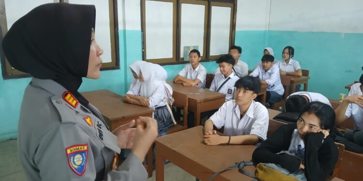 Perkuat Edukasi Kamtibmas, Polres Sukabumi Kota Gencarkan “Police Goes to School”