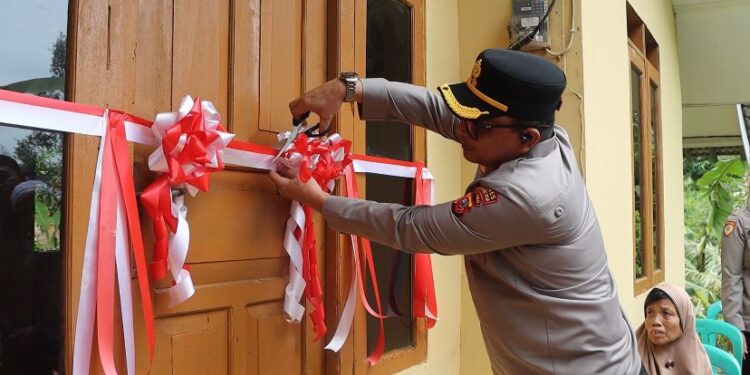 Kapolres Sukabumi Kota Resmikan Rumah Layak Huni di Cireunghas