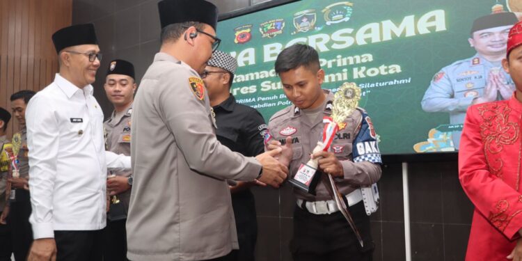 Momen Bukber Jadi Ajang Penyerahan Hadiah Lomba Gema Ramadan PRIMA