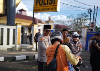 Berbagi Jelang Buka Puasa, Kapolres Sukabumi Kota dan Komunitas HDCI Bagikan Ratusan Takjil
