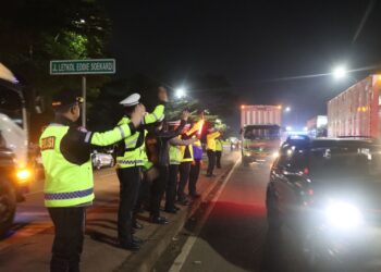 91 Truk Dilepas, Polres Sukabumi Kota Akhiri Penyekatan Kendaraan Sumbu Tiga