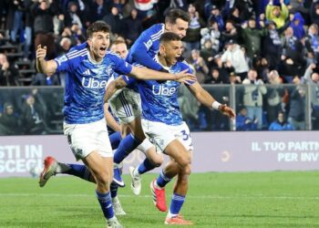 Epic Comeback Como Bungkam AS Roma 2-1