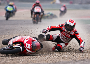 Sempat Tembus 6 Besar, Veda Ega Pratama Terjatuh di Moto3 Amerika Saat Tampil Menjanjikan