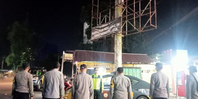 Patroli Skala Besar, Polsek Baros Perkuat Dialog dengan Warga Cegah Kriminalitas