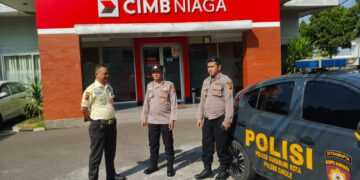Patroli Dialogis, Polsek Cikole Perkuat Sinergi dengan Satpam Jaga Kamtibmas