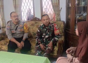 Sambangi Warga Nyomplong, Bhabinkamtibmas Polsek Warudoyong Sampaikan Pesan Kamtibmas