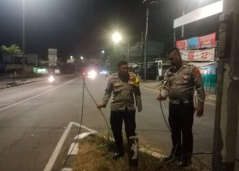 Polisi Gerak Cepat Amankan Kabel Menjuntai di Jalur Lingkar Selatan Usai Terima Laporan Warga
