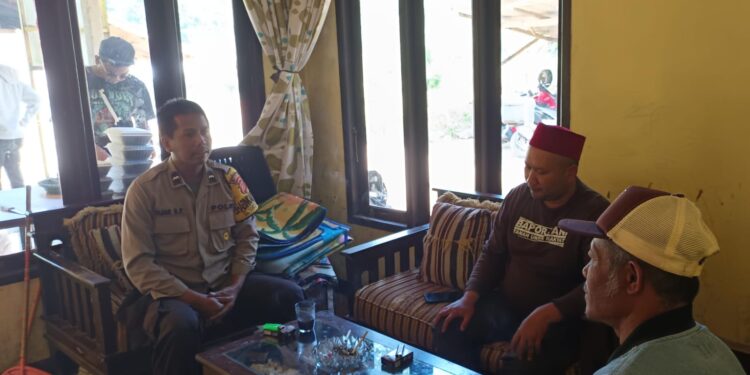 Bhabinkamtibmas Hadiri Peresmian Gedung PAUD dan PJU di Sukaraja, Dukung Pendidikan hingga Keamanan Warga