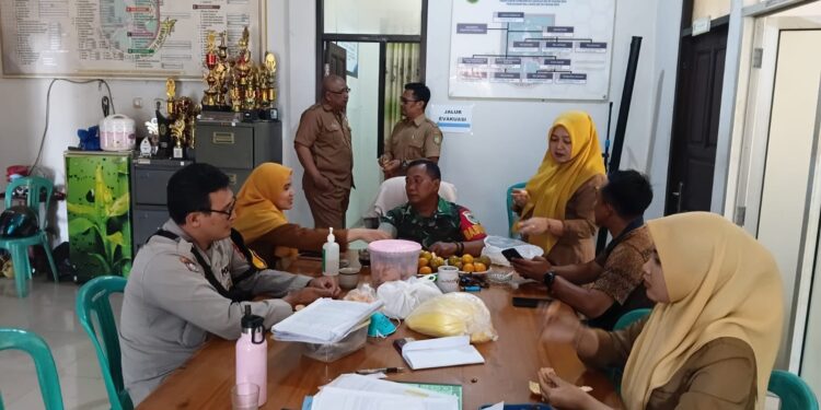 Bhabinkamtibmas Polsek Cibeureum Gelar Dialogis dengan Warga Babakan, Serap Aspirasi Kamtibmas