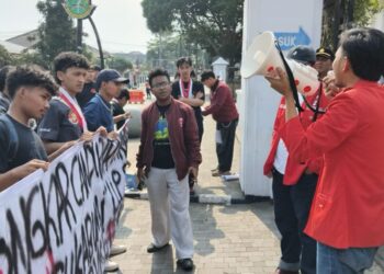GMNI Sukabumi Raya Datangi Balai Kota dan DPRD, Soroti Transparansi LHP BPK Tahun 2025
