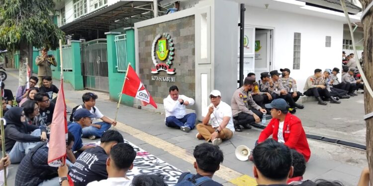 DPRD Kota Sukabumi Respons Tuntutan GMNI, Siap Tindaklanjuti Temuan BPK