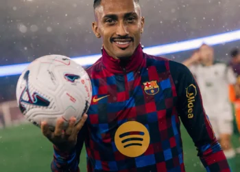 Barcelona Hancurkan Racing 7-2, Raphinha Cetak Hattrick